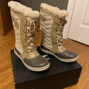 Women’s Sorel Winter Boots - size 6